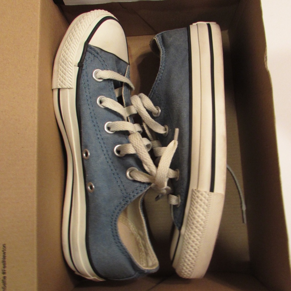 Nearly New Low-Top Converse